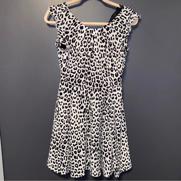 Express White Leopard Dress - Picture 1 of 8